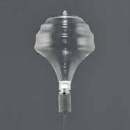 HONEY TRASPARENTE DESIGN: ANDREA/ Utilizzo: lampada a sospensione a una luce Punto luce: modulo led 424 lumen. Colorazioni: vetro borosilicato soffiato trasparente, disco tondo cromo satinato.
