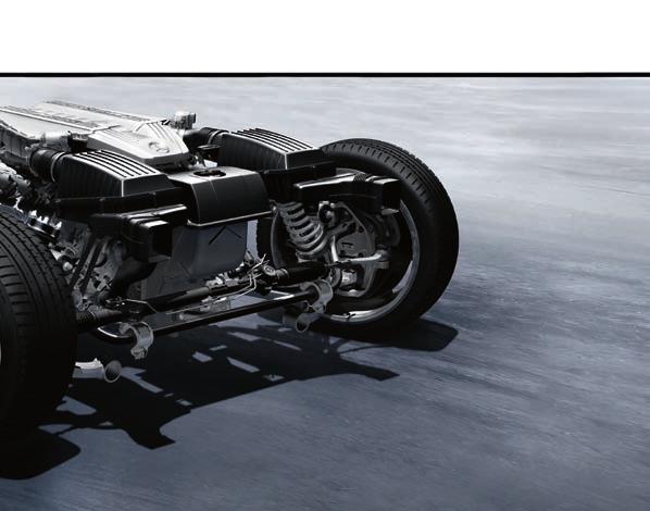 Tren de rodaje deportivo AMG con trapecio articulado de aluminio y equipo de frenos de alto rendimiento AMG con discos de material compuesto El elevado ángulo de avance de 11,5 aumenta la caída