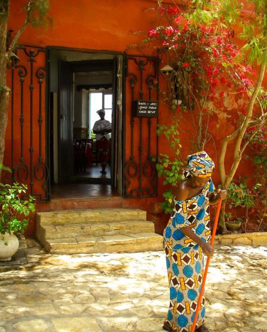 lodge Ocean & Savane, ubicado en plena sabana africana. Instalación. Cena y alojamiento. 12 abril: Lengua de Barbarie - Saloum Desayuno y salida hacia Saloum.