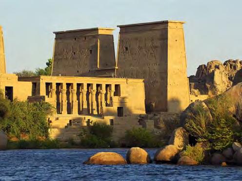 Fueron tallados en el acantilado del Desierto Occidental por Ramses II en el siglo XIII antes de Cristo.