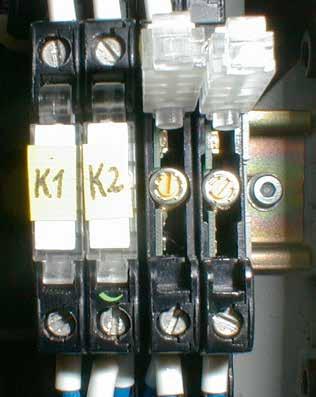 Conectar las cabezas terminales de los cables marcados en la regleta de bornes X 200. (Fig. 21) - Conductor No.