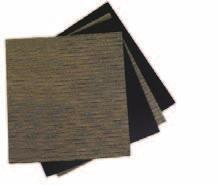 Cada palmeta de la alfombra que instalaremos mide 60x60 cm, por su reverso tiene una goma dura y resistente que la hace bastante rígida y fácil de manipular.