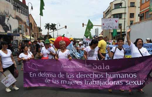 COSTA RICA Para hacer escuchar los derechos humanos de las mujeres trabajadoras sexuales, la Asociación La Sala también marchó por las calles de San José este 1 de Mayo.