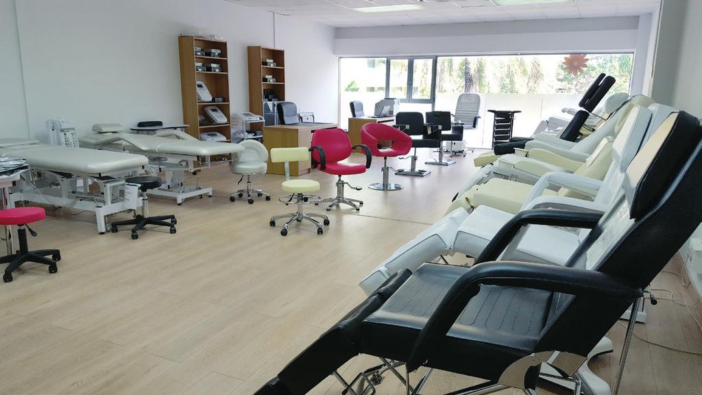 NEO BEAUTY BCN NEO BEAUTY BCN es un equipo con gran experiencia a nivel nacional como internacional en el sector del mobiliario de peluquería y estética.