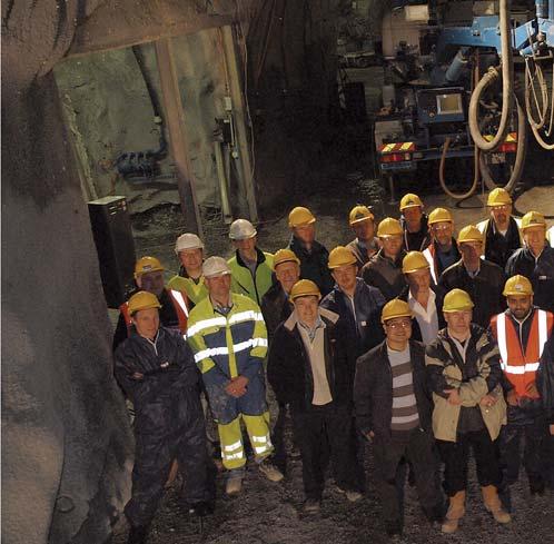 11 Entrenamiento y Formación BASF ofrece cursos técnicos de formación de hormigón proyectado en su instalación subterránea ubicada en la central de Hagerbach en Suiza.