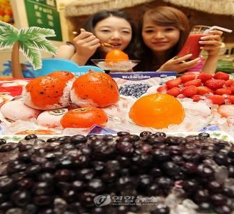 como Lotte Mart realizan promociones de frutas congeladas, a través de degustaciones y