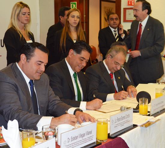 Firma de Acuerdo por la Coordinación de Estados y Municipios entre la CONAGO y la CONAMM Durante su intervención, el Presidente Municipal de Mérida y Presidente de la Junta General de Gobierno de la