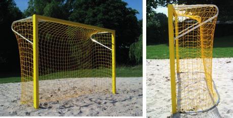 Portería del Fútbol de Playa Fija Portería del fútbol de playa fija. Los postes incluyen anclajes. Están hechos de perfiles de aluminio especiales.