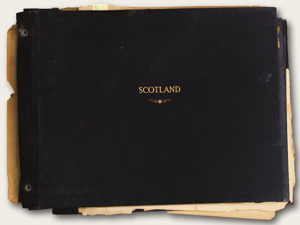 Actividad de práctica: Se deben adquirir estos registros? P R E G U N TA 1 D E 1 1 Éste es un álbum de fotos que contiene fotografías de Escocia desde la década de 1920.