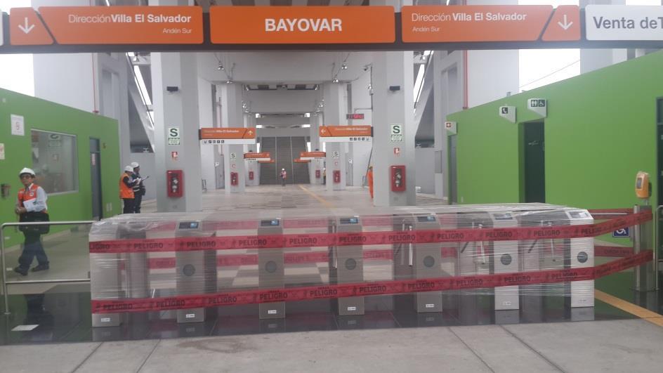 Comprobación de instalación de equipos en la estación Bayovar -