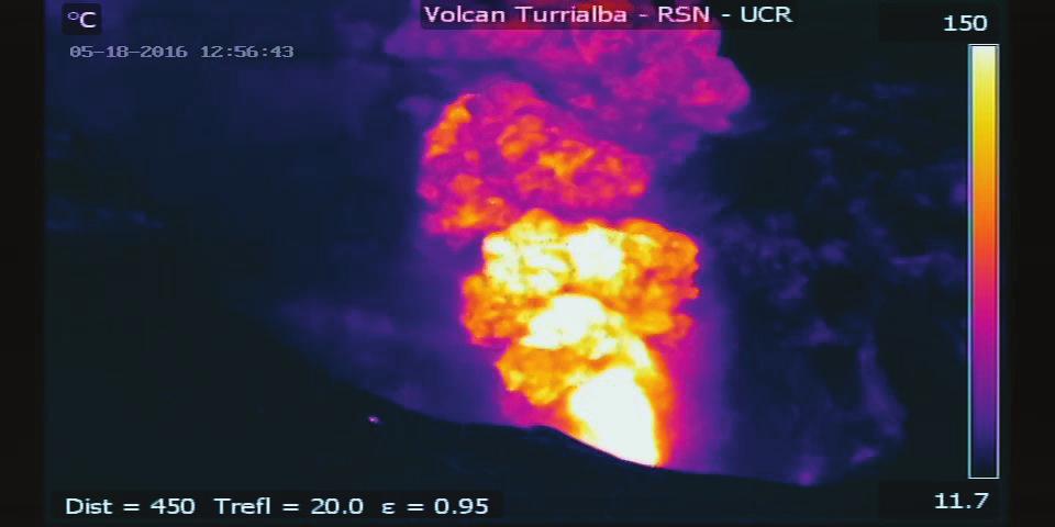 A partir de las 11:04 a.m. inicia la erupción sostenida, con pulsos iniciales no explosivos pero si energéticos.