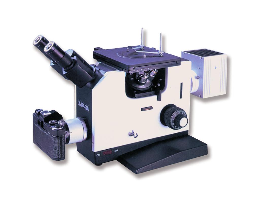 Kit con Polarizador y Analizador. Peso: 14,0 Kgr Dotación óptica incluida: Par de oculares WF10X/18 mm. Par de oculares WF12X/14 mm. Un ocular micrométrico 10x/0,1 mm. plano.