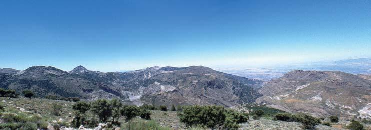 Itinerario 1 Guía Geológica de Sierra Nevada 57 Parada 12 Panorámica del Calar de la Baja Montaña.