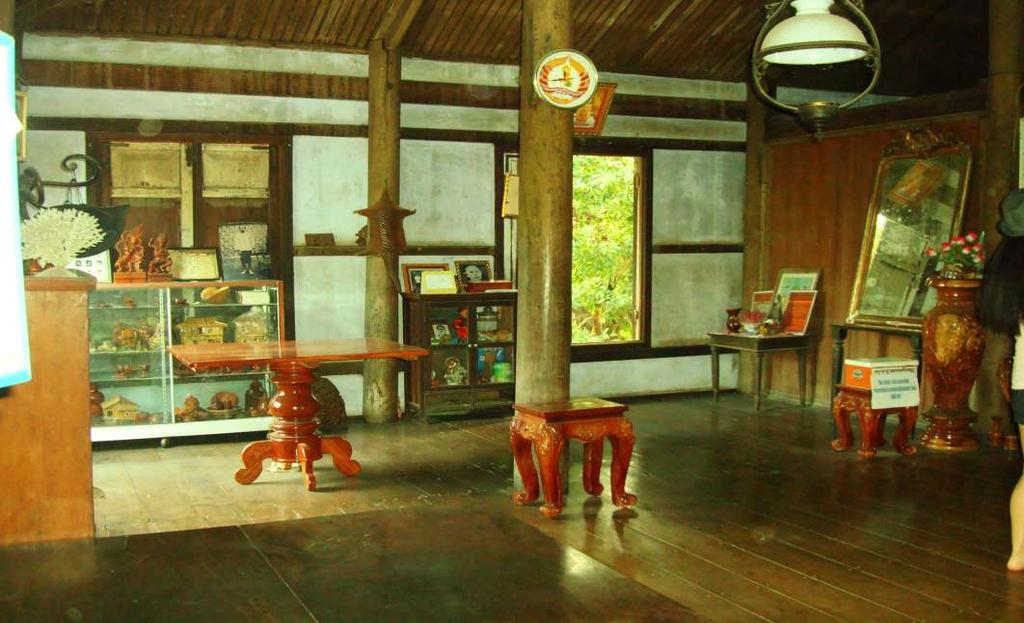 Battambang Watkor, poblado cultural con casas antiguas de madera