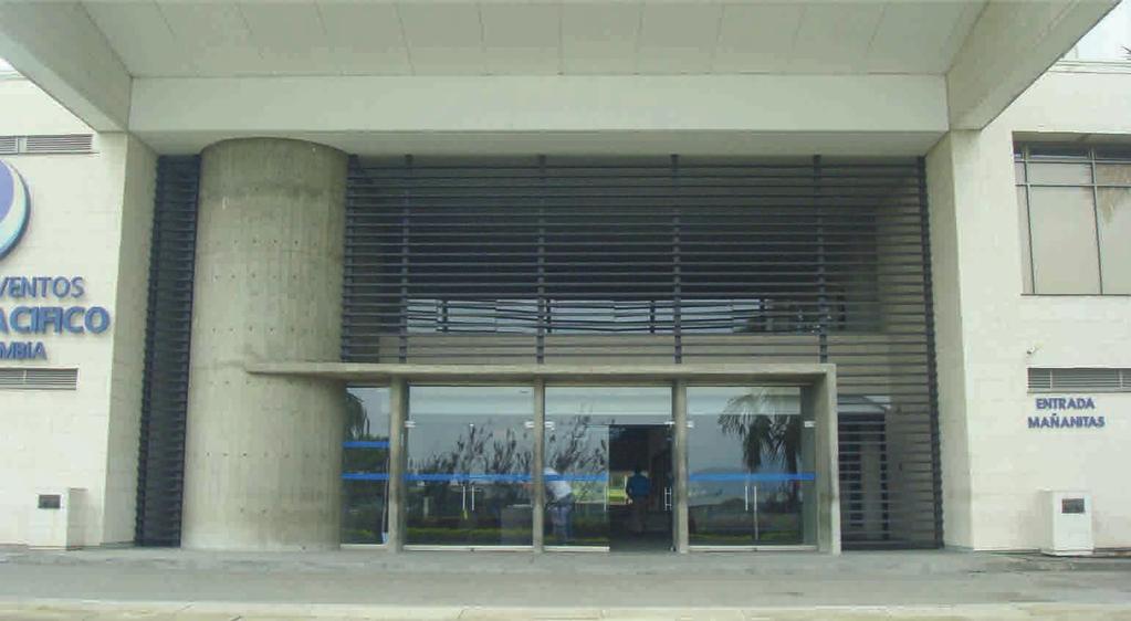 Entrada principal Mañanitas Banner piso techo verticales Banner con bastidor 2 m ancho X 7.
