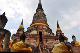 Después viajaremos hacia el norte parando en la parte central del país recorriendo los lugares arqueológicos más importantes del país Patrimonio de la Humanidad como Ayutthaya y Sukhotai.