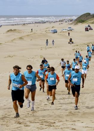 Pinamar Maratón del Desierto 4 de enero Turismo Deportes Asistentes: 1000