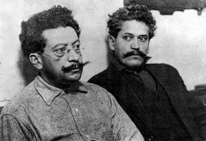 Dentro de este movimiento liberal, los hermanos Flores Magón, fundan el periódico Regeneración, durante su primera etapa se