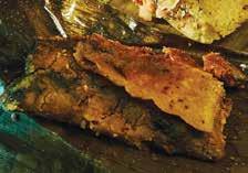 La Calle del Tamal Uno de los ingredientes básicos en la dieta de los chiapanecos es el maíz, por lo que el tamal es uno de los platillos característicos del estado.
