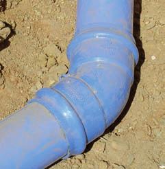 No se deben de utilizar collarines multidiámetros, sino collarines para tuberías PVC con diámetros