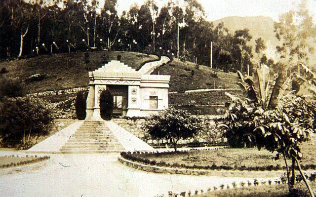 PERIODO ENTRE 1920 1949 Continúa la explotación de los cerros y se desarrollan las primeras urbanizaciones obreras en los cerros.