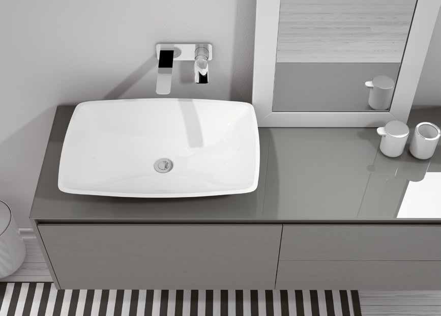 216 Mineralmarmo washbasin (LA450) on a 10 mm top in Havana 243 glossy Glass. Compact module of three drawers (ST743) with seen sides in Roble Natural Lacado 406 Havana 243M.