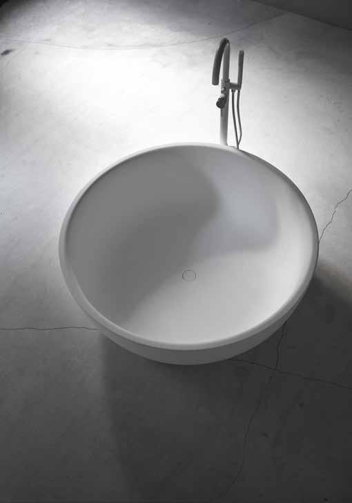 vase Free-standing MOON bathtub in matt Solidsurface.