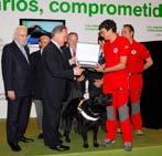 El Colegio de Veterinarios de Madrid concede durante la feria 100X100 Mascota el Premio a la Mascota Comprometida con la Sociedad El premio fue entregado el viernes día 20 de mayo a las 13:00 h, en