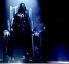 Transformación física de Anakin Skywalker en Darth Vader Fuente: imágenes tomadas del episodio 3 de la saga Star Wars.