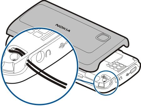 Hacer llamadas 23 No conecte productos que produzcan una señal de salida, ya que pueden dañar el dispositivo. No conecte ninguna fuente de tensión al conector AV Nokia.