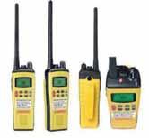 090300 Radioteléfono portátil Emtel HT649P2 GMDSS. Se puede utilizar tanto a bordo como para comunicaciones de emergencia.