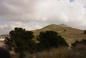 1.2 Peñetes Es un mirador situado en una de las cimas de la montaña que linda con Albatera, frente al Corral del Sastre, desde el que se pueden apreciar unas espectaculares vistas de toda la Comarca.