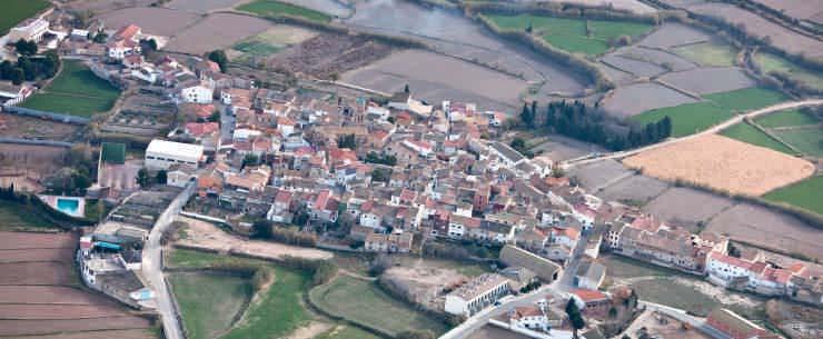 María de Huerva 1495: 91 fuegos (455 h. aprox.); 1900: 581 h.; 2010: 4.729 h. Sin olvidar precedentes más antiguos, el poblado medieval se alzó en la orilla derecha del Huerva, al amparo del castillo.