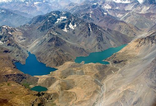 Cordillera de los Andes 4.000 mts. Cordillera de la Costa 3.000 mts. Planicies Litorales Depresión Intermedia 2.000 mts. 1.
