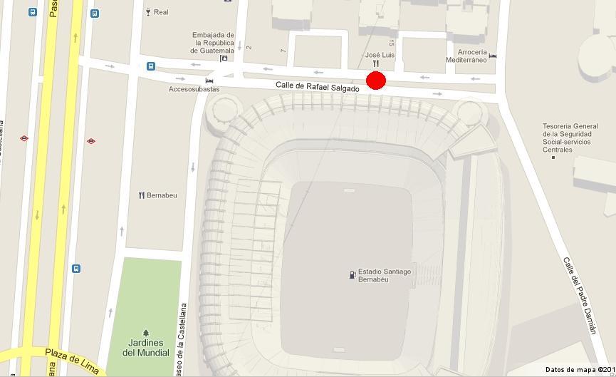 Mapa del Punto de Encuentro. La salida y llegada del autobús esta prevista desde la calle Rafael Salgado en el lateral izquierdo del Estadio Santiago Bernabéu frente a las puertas 33 y 35 del mismo.