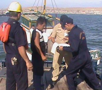 Zarpe Cumplimiento de licencia del barco, de las normas de Seguridad Marítima del barco y
