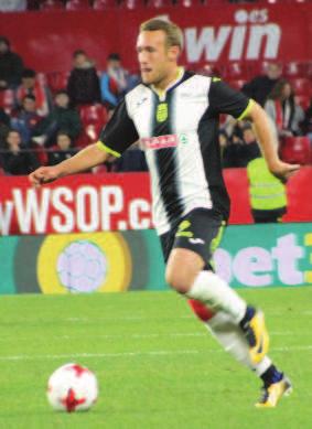 El vasco acabó la primera vuelta con 9 goles Aketxe franqueó la barrera del 7 Isaac Aketxe (Bilbao, 28 años) marcó el gol de la victoria albinegra en el último partido disputado en el Cartagonova.