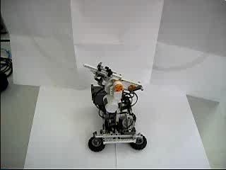 Robot Esférico Dos articulaciones rotativas y una prismática Se adapta bien a espacios de trabajo en círculo (robot en el centro de la célula) 15 15