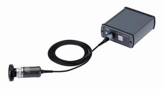 El cabezal de cámara se conecta directamente al monitor portátil C-MAC durante las intervenciones móviles con documentación, ya