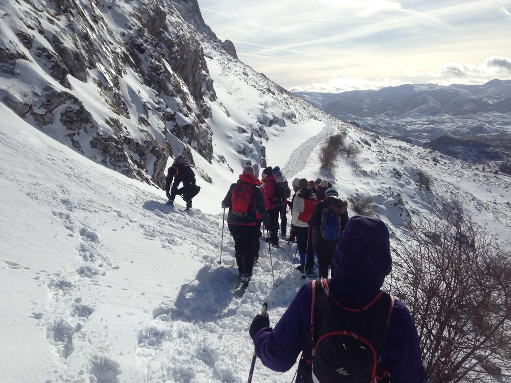 Martes 13 de Febrero: Ruta de Raquetas: Valle de Valdecuélebre Esta ruta comienza en la localidad de Brañas de Arribas, a unos 3 km de la