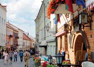 DÍA 4 JUE VILNIUS ciudad, llamada tambien «la Jerusalén de Lituania», una población heterogénea, que agrupa gente de 92 diferentes nacionalidades.