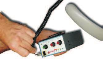 - La comunicación se establece al descolgar el microteléfono del aparato telefónico D - Realizar el llamado mediante el teclado telefónico, reajustar los niveles de envío y recepción siguiendo las