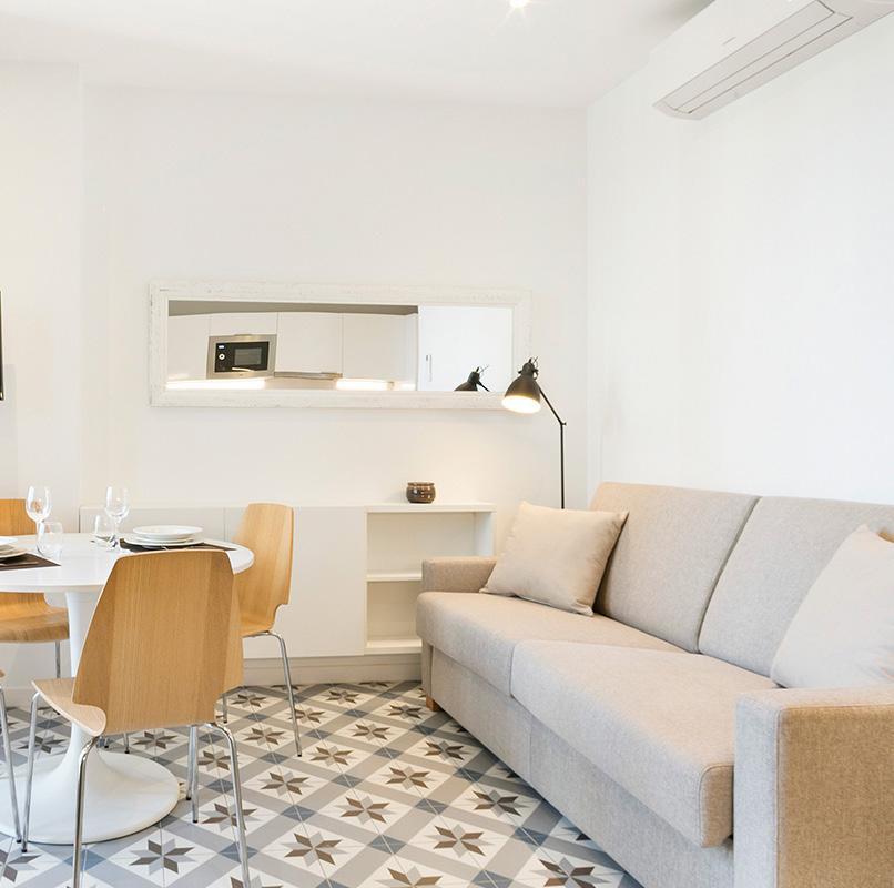 Type 2 Suite 1 bedroom 35 m 2 All apartments are fully furnished and well equipped ready to be lived in with: Free high speed WiFi connection, flat-screen TV, heating and air conditioning, deposit