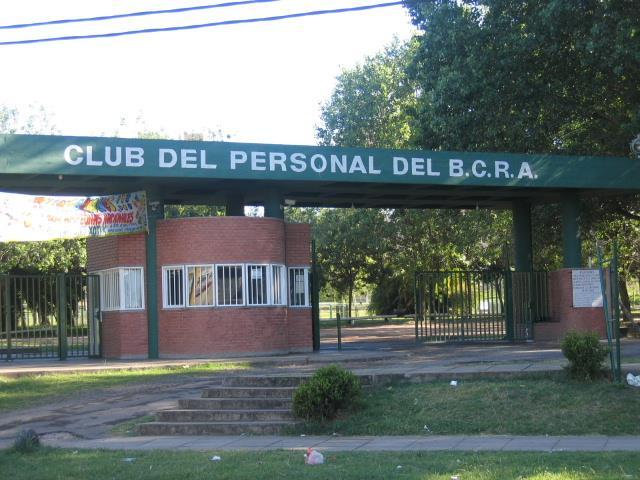 UBICACIÓN DEL COMPLEJO DEPORTIVO El complejo se encuentra ubicado en la localidad de Villa Madero - Prov. de Buenos en la calle Boulogne Sur Mer 1900 y España, a 50 mts.