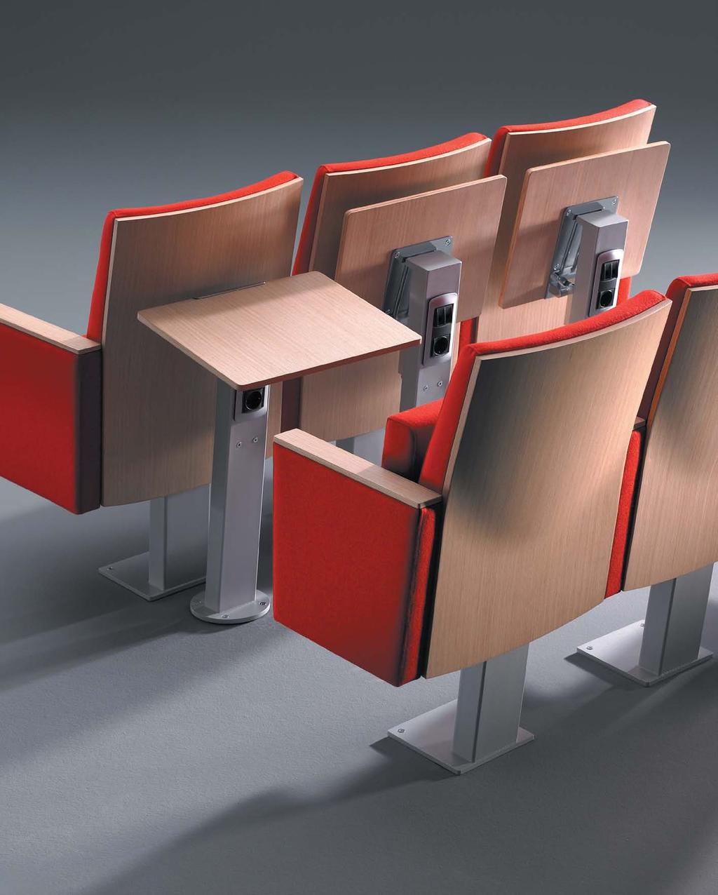 The adaptability of the Teatro easy chair makes it a good choice in theatres, auditoriums, conference centres, lecture halls, press or