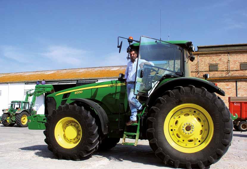 Entrevista a Álvaro Chaqué Fernández Attraction empresarial pero someten a los equipos de trabajo a un nivel de exigencia elevado, que en el caso de los tractores se sitúa de media en las 10.000-15.