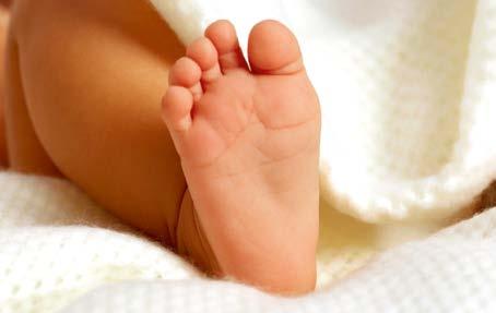 La prueba del talón en recién nacidos Cuál es el objetivo de la prueba del talón? En la primera semana de vida, se extrae un poco de sangre del talón a su hijo recién nacido.