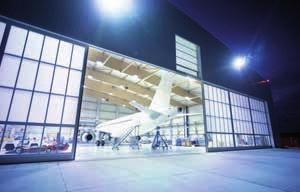 S SÚPER XL PARA ES Las puertas para hangares translúcidas de Angel Mir se fabrican en fibra de vidrio y pueden ser suministradas en casi cualquier medida.