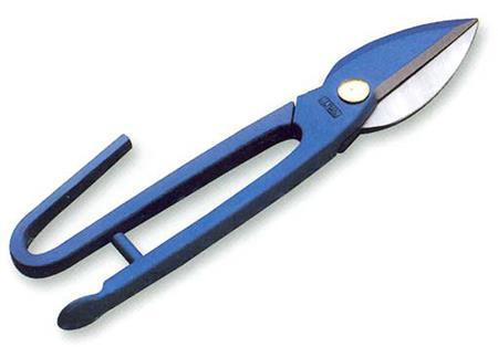 Cuando el grosor de la chapa a cortar es muy grueso se utilizan cizallas activadas por un motor eléctrico. La cizalla funciona en forma similar a una tijera.