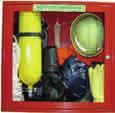 Se suministra con armario metálico de chapa de acero pintado en rojo de medidas 62x62x22 cm. El equipo incluye: 1 casco de bombero PAB según EN443. 1 par de botas de seguridad según EN345.